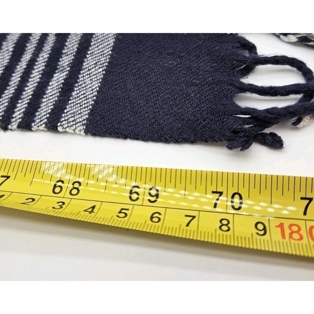 Burberrys of London Vintage 100%‎ Lambswool Scarf Navy Nova Check Plaid Scotland - Picture 5 of 6